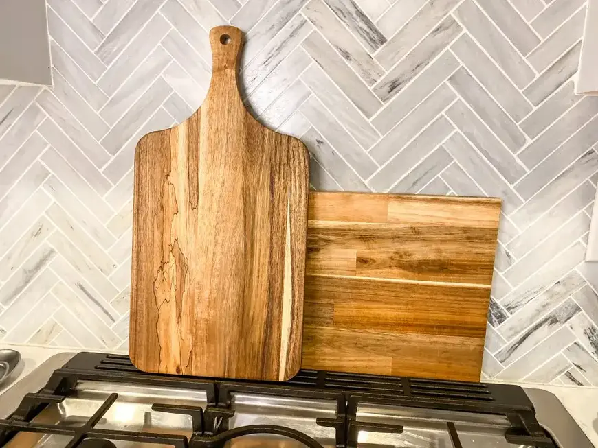 How to Display Cutting Boards in the Kitchen