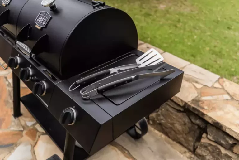 A fully equipped BBQ smoker with various smoking accessories for a superior BBQ experience.